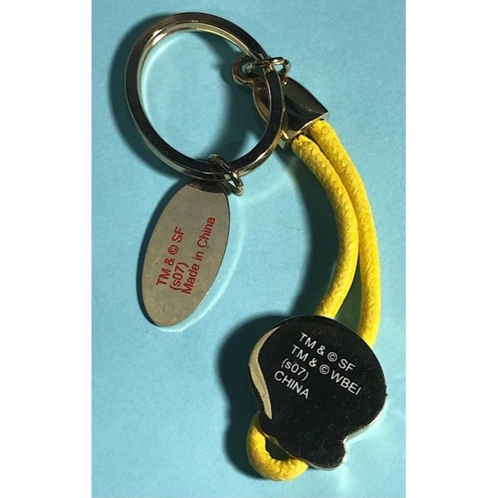 TWEETY Bird  -Six Flags - Warner Brothers, enameled Keychain